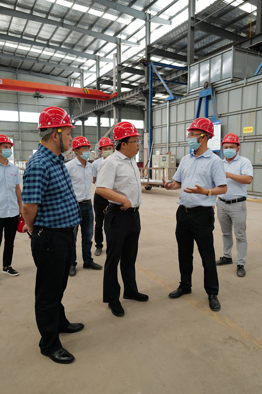 黨工委委員、管委會(huì)副主任王峰?蒞臨我廠調(diào)研