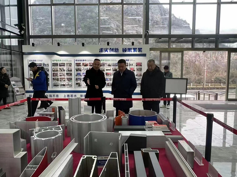 劉本立：貴陽(yáng)市委常委、市委秘書長(zhǎng)