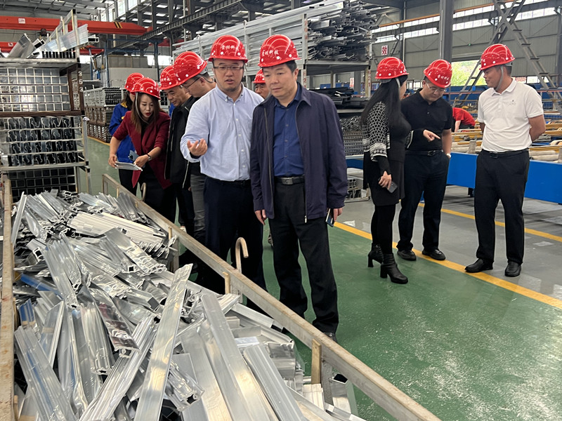 李立：貴州省僑聯(lián)黨組書記、主席