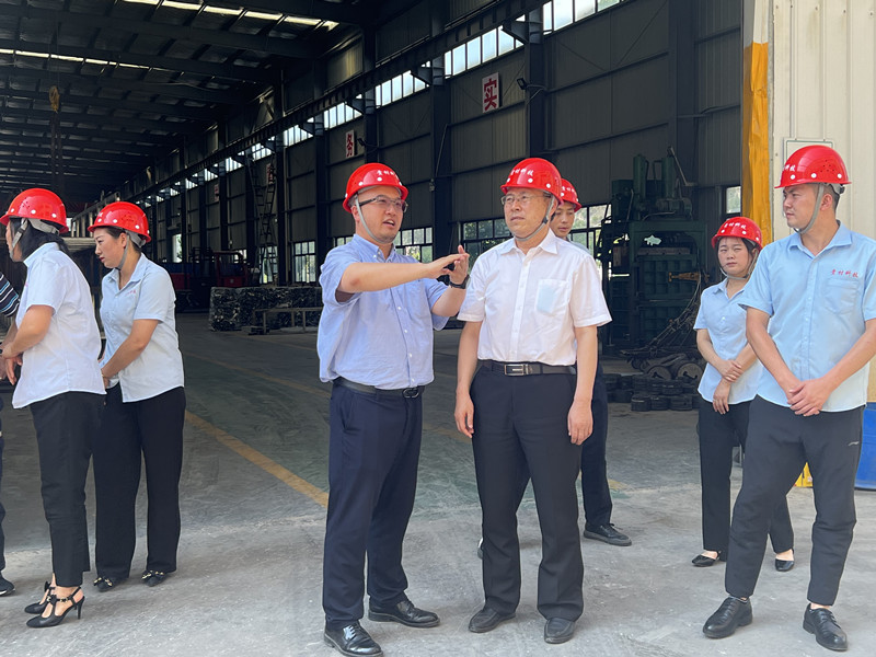 朱潤洲：中國鋁業(yè)股份有限公司黨委副書記、總裁